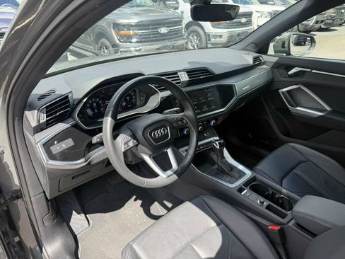 Used 2025 Audi Q3 2.0T Premium AWD/4WD image 3
