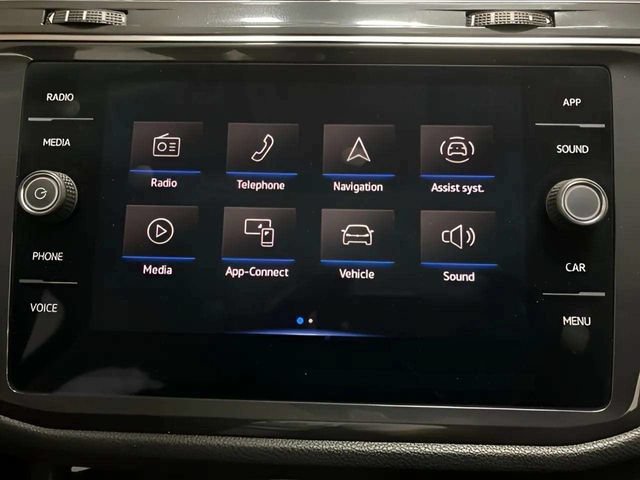 Used 2023 Volkswagen Tiguan SE w/ Panoramic Sunroof Package FWD image 41