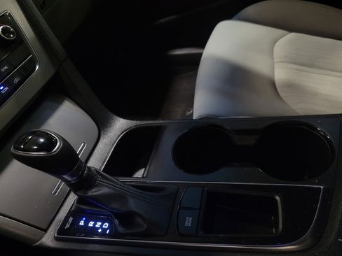 Used 2016 Hyundai Sonata SE image 26