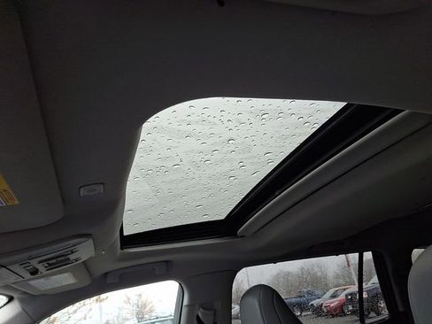 Used 2024 Toyota Highlander XLE image 16