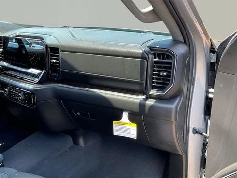 Used 2023 Chevrolet Silverado 1500 LT AWD/4WD image 18