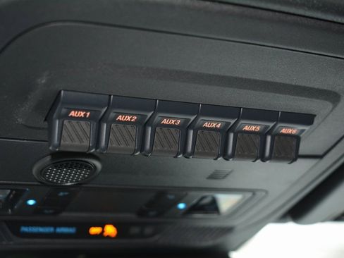 Used 2024 Ford Bronco Wildtrak image 21