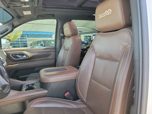 Used 2021 Chevrolet Tahoe High Country w/ Premium Package image 11