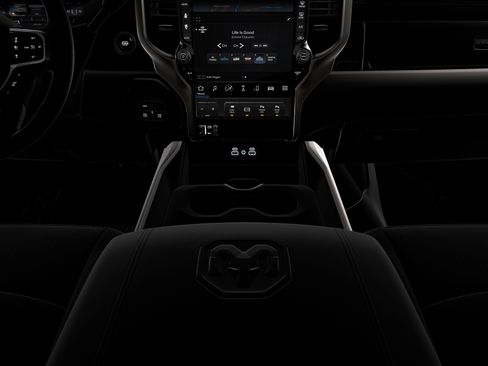 New 2026 RAM 2500 Laramie AWD/4WD image 17