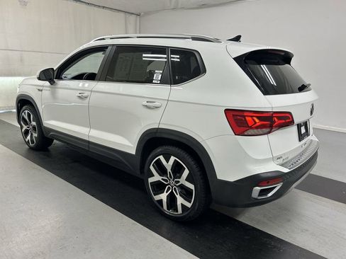 Certified 2022 Volkswagen Taos SEL AWD/4WD image 7