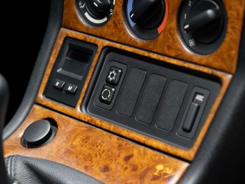 Used 1997 BMW Z3 1.9 RWD image 32