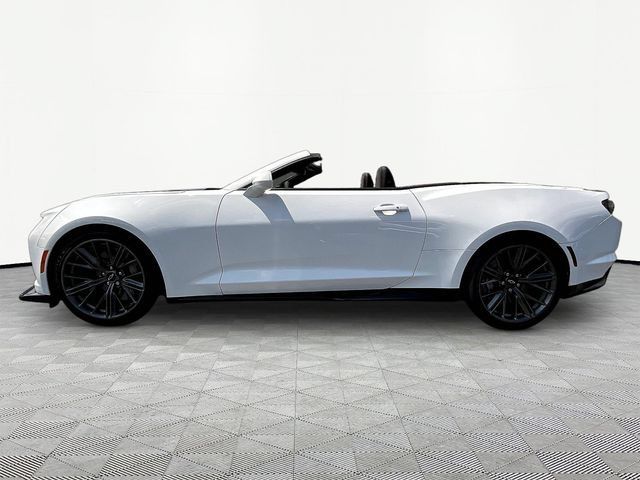 Used 2021 Chevrolet Camaro ZL1 RWD image 4