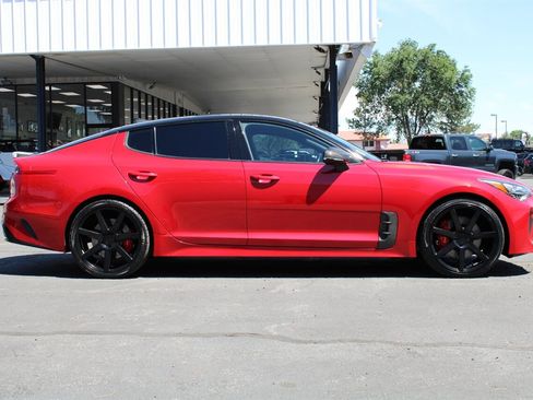 Used 2018 Kia Stinger GT2 AWD/4WD image 9