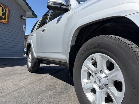 Used 2024 Toyota 4Runner SR5 Premium w/ Moonroof Package AWD/4WD image 5