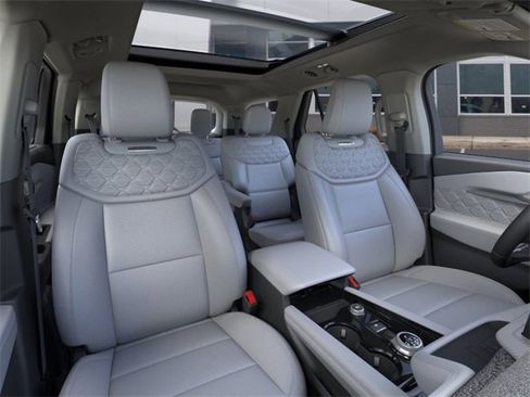 Used 2025 Ford Explorer Platinum w/ LUX Leather Package image 10