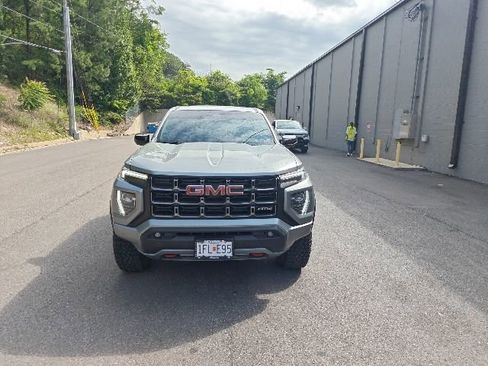 Used 2024 GMC Canyon AT4 w/ AT4 Premium Package AWD/4WD image 8