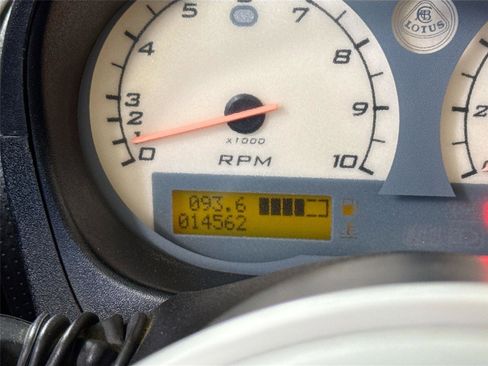 Used 2005 Lotus Elise image 16