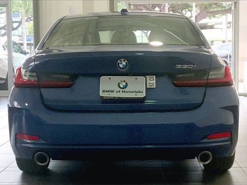 Used 2023 BMW 330i Sedan image 4