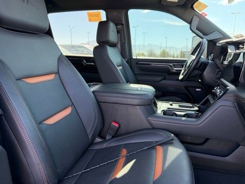 Used 2025 GMC Sierra 2500 AT4 AWD/4WD image 11