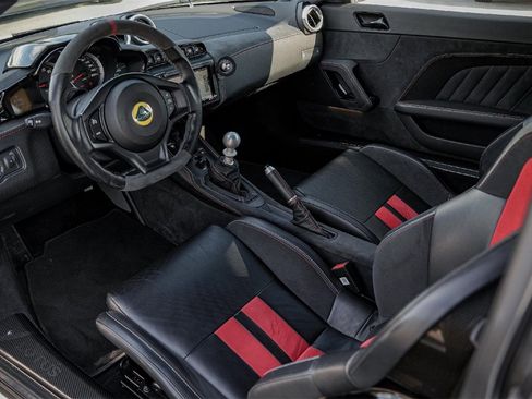 Used 2021 Lotus Evora image 17