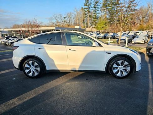 Used 2024 Tesla Model Y Long Range image 7