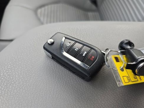 Used 2023 Toyota Camry SE image 28