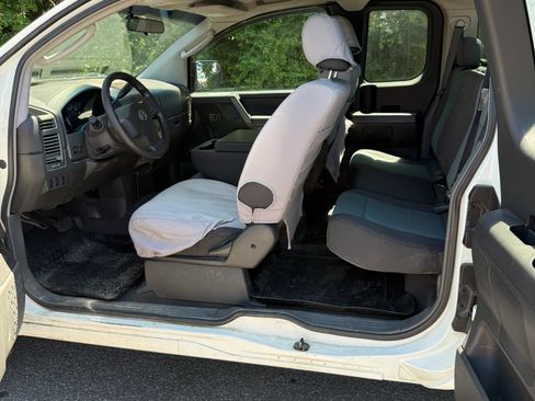 Used 2005 Nissan Titan XE AWD/4WD image 20