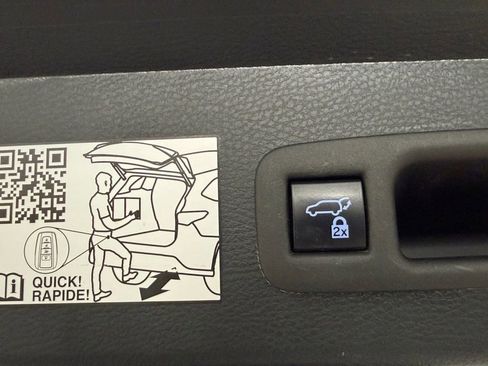 Used 2021 Toyota Sienna XLE image 7