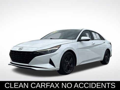 Used 2021 Hyundai Elantra SEL image 2