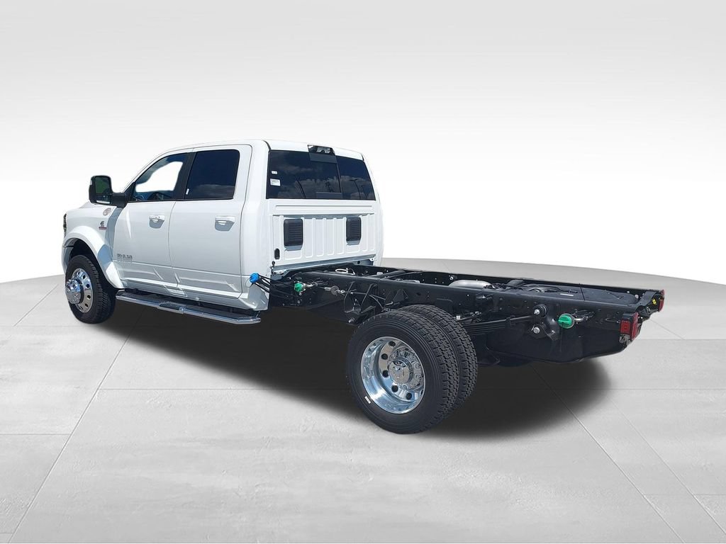 New 2026 RAM 5500 4x4 Crew Cab w/ Laramie Trim Package image 3