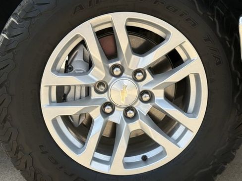 Used 2019 Chevrolet Silverado 1500 LT w/ Texas Edition AWD/4WD image 12