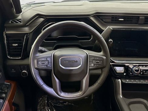 Used 2024 GMC Sierra 2500 Denali Ultimate AWD/4WD image 13