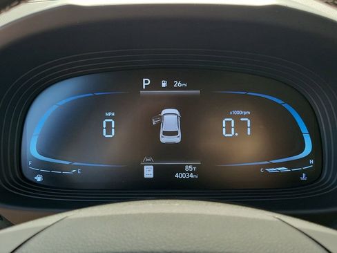 Used 2023 Hyundai Venue Limited FWD image 21
