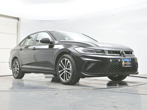 Certified 2025 Volkswagen Jetta Sport image 24