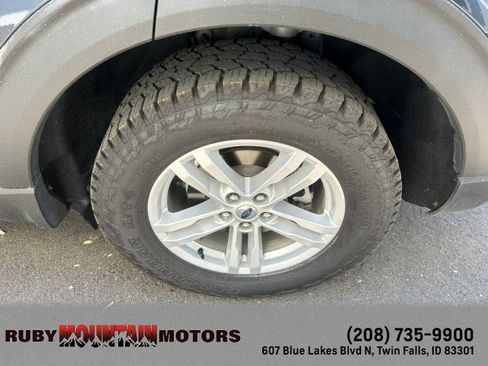 Used 2022 Ford Explorer XLT w/ Equipment Group 202A AWD/4WD image 17