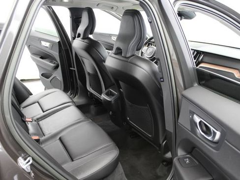 Used 2023 Volvo XC60 B5 Plus w/ Protection Package Premier AWD/4WD image 17