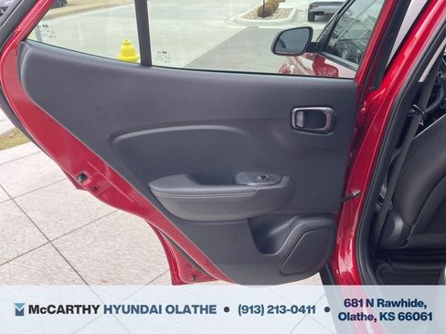Certified 2024 Hyundai Venue Limited FWD image 24