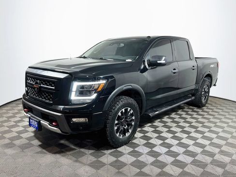 Used 2021 Nissan Titan PRO-4X w/ Pro-4x Convenience Package AWD/4WD image 3