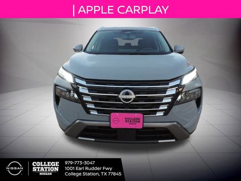 Used 2025 Nissan Rogue SL image 10