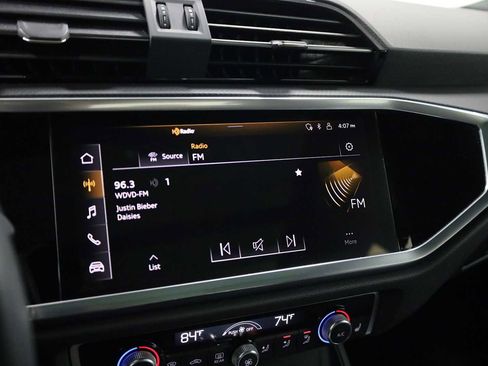 Used 2024 Audi Q3 2.0T Premium w/ Convenience Package image 30