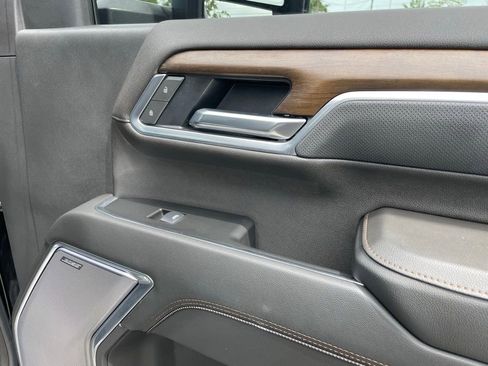 Used 2025 Chevrolet Silverado 2500 High Country w/ High Country Premium Package AWD/4WD image 31