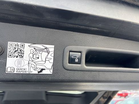 Used 2021 Toyota Sienna XLE w/ XLE Plus Package image 27