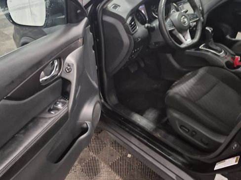 Used 2020 Nissan Rogue SV AWD/4WD image 15