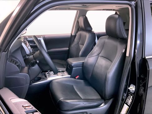 Used 2022 Toyota 4Runner Limited AWD/4WD image 7