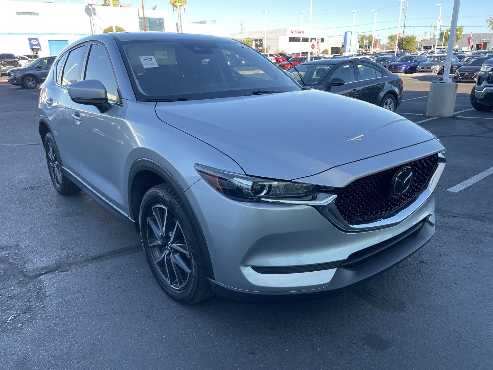 Used 2018 MAZDA CX-5 Touring w/ Preferred Equipment Package FWD image 4