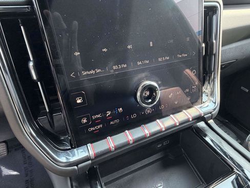 Used 2025 GMC Yukon XL AT4 w/ AT4 Premium Package AWD/4WD image 13