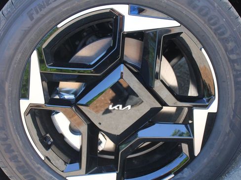 New 2026 Kia Sportage EX FWD image 18