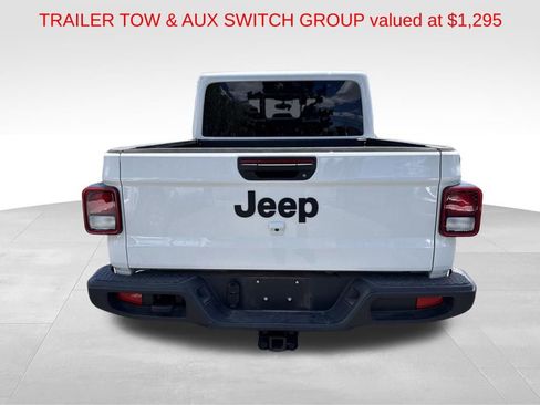 Used 2025 Jeep Gladiator Sport AWD/4WD image 7