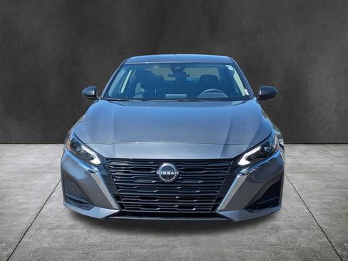 Used 2025 Nissan Altima 2.5 SV image 9