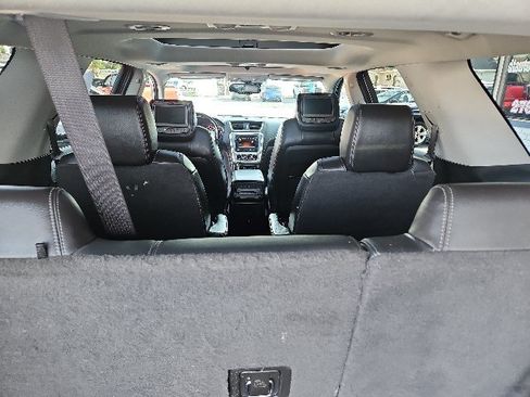Used 2017 GMC Acadia Limited SLT AWD/4WD image 8