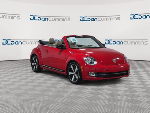 Used 2013 Volkswagen Beetle Turbo 60's Edition FWD image 2