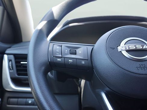 Used 2024 Nissan Rogue SV FWD image 12