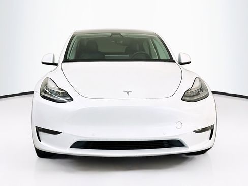 Used 2022 Tesla Model Y Long Range image 2