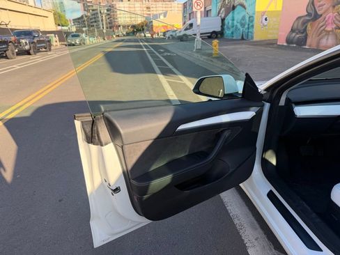 Used 2022 Tesla Model 3 RWD image 7