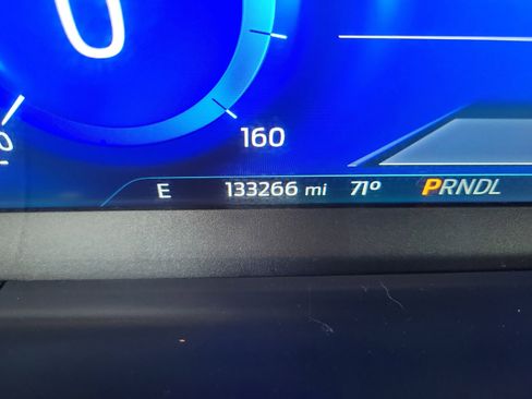 Used 2020 Ford Escape Titanium image 28